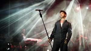 Taburcu olan Emre Kaya Manisa'da sahneye çıktı