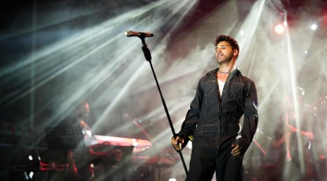 Taburcu olan Emre Kaya Manisa'da sahneye çıktı