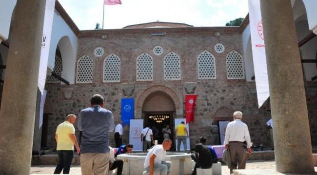 Tarihi Manisa Ulu Camii restorasyonunun ardından tekrar ibadete açıldı