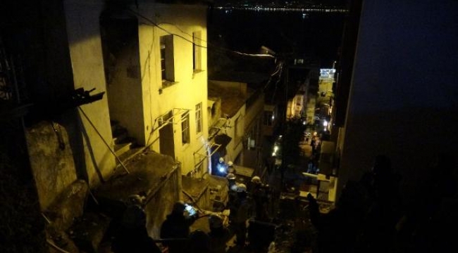 3 katlı metruk binada çıkan yangın endişe yarattı