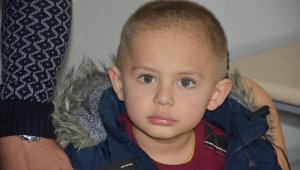 3 yaşındaki Aslan, 'biyonik kulakla' duydu