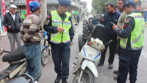Alaşehir'de motosiklet sürücülerine denetim