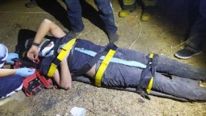 Arkadaşlarıyla birlikte alkol alırken 50 metrelik uçuruma yuvarlandı