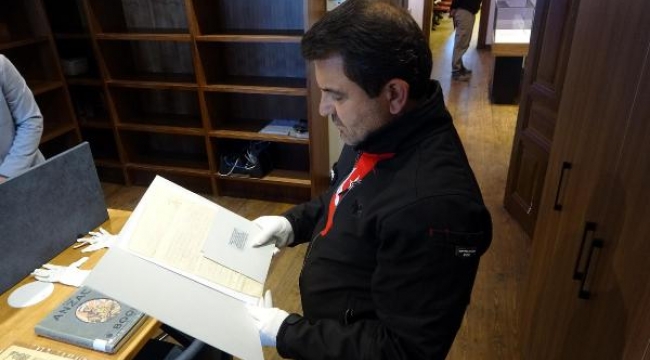 Atatürk'ün Çanakkale Savaşları'nda yazdığı emir sergilendi