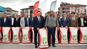 Balıkesir Büyükşehir Belediyesi'nden üreticiye 100 ton süt otu desteği