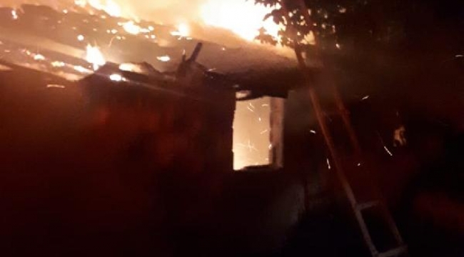 Balıkesir'de ahırda çıkan yangında 3 küçükbaş hayvan öldü