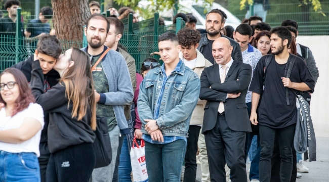 Soyer üniversitelilerle yemek yedi: Gençlere sürprizlerimiz de var