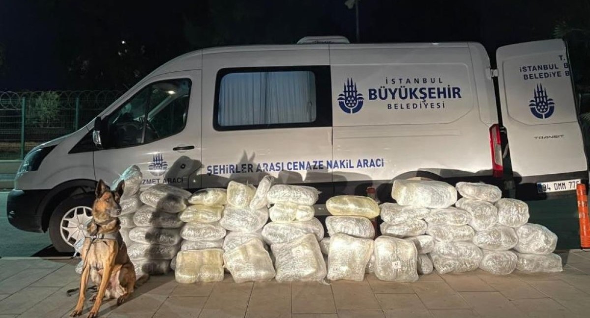 Belediye cenaze aracında 144 kilo uyuşturucu çıktı