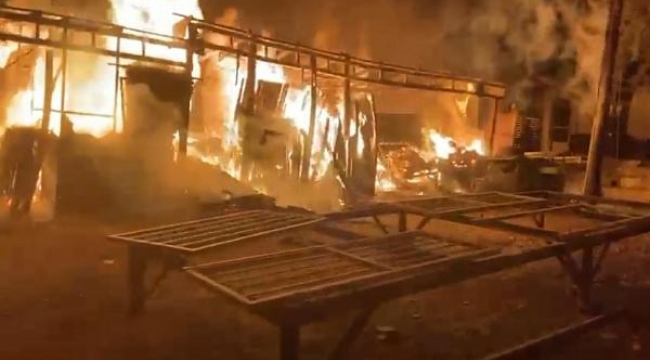Bodrum'da iş yerinde çıkan yangın söndürüldü