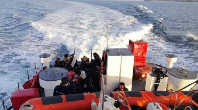 Çanakkale'de yelkenli teknede 34 kaçak göçmen ve organizatör yakalandı