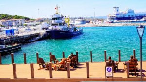 Çeşme Cumhuriyet Meydanı'ndan denize girilebilecek