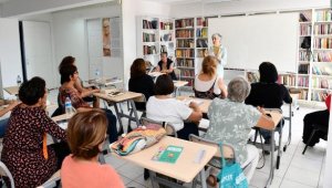 Çiğli'de Edebiyat buluşmaları sürüyor