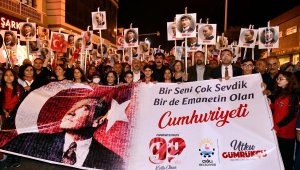 Cumhuriyetin 99'uncu yılı Çiğli'de coşkuyla kutlandı