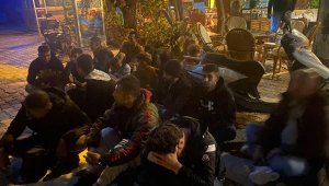 Datça'da botla kaçma hazırlığındaki 59 göçmen yakalandı