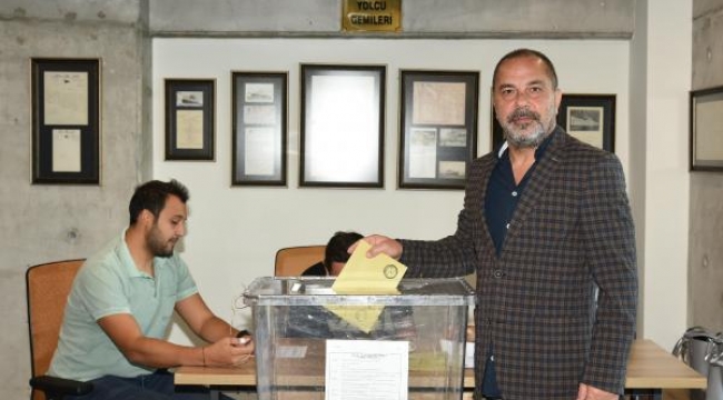 Deniz Ticaret Odası İzmir Şubesi'nde Başkan yeniden Yusuf Öztürk