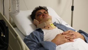 Doktora sokakta sopalı saldırı