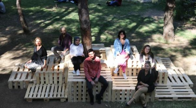 Dokuz Eylül öğrencileri kampüsleri için mobilya tasarladı