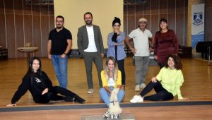 Duruşma salonlarından tiyatro sahnelerine sanat akımı başlattılar