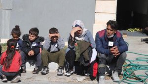 Foça açıklarında, Yunanistan'ın geri ittiği 25 kaçak göçmen kurtarıldı