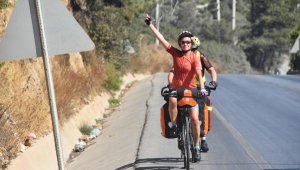 Fransa'dan yola çıkan bisikletli çift, 107 günde Bodrum'a ulaştı