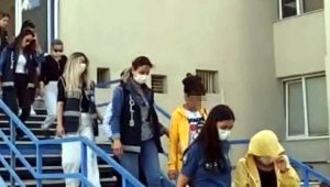 Fuhuş çetesinin şifresi: Lüks araçlarımız geldi