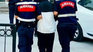 İki motosikleti çalmak isterken suçüstü yakalandılar