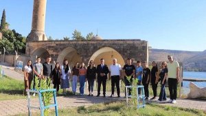 İlk kez uçağa binen Çamelili öğrenciler Halfeti'nin güzelliklerini yerinde gördü