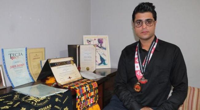 İranlı mülteci, Türkiye adına katıldığı buluş yarışmasında altın madalya kazandı