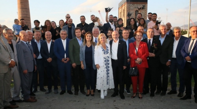 İzmir Gazeteciler Cemiyeti'nde çifte ödül töreni