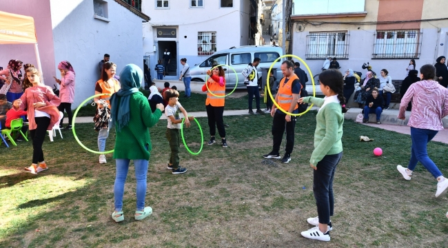 İzmir'in "Sakin mahalle"si, beledinin etkinliğiyle şenlendi