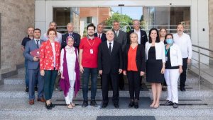İzmir Yaşar Üniversitesi 'Beslenme Dostu' ilk üniversite oldu
