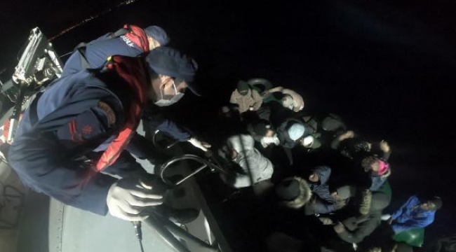 İzmir'de 73 kaçak göçmeni Sahil Güvenlik kurtardı