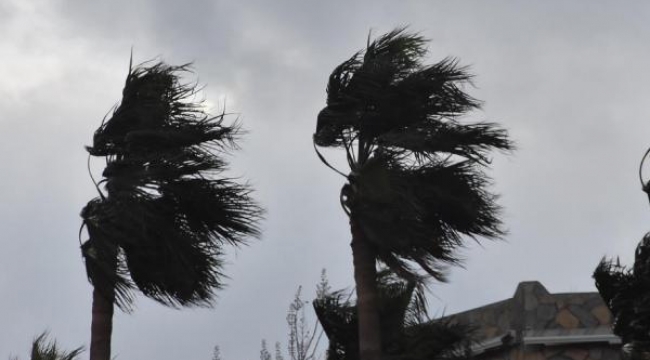 İzmir'de kuvvetli rüzgar ve fırtına uyarısı