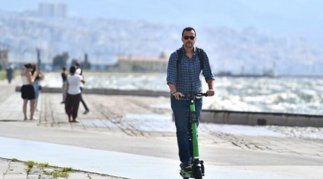 İzmir'de yaya ve bisiklet güvenliği için skuter park yerleri yapıldı