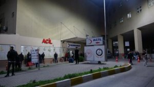 İzmir'de 'yol verme' kavgasında 2'si ağır 4 yaralı