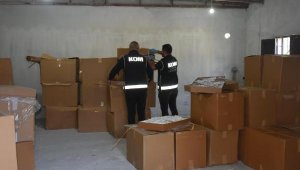 İzmir'deki kaçak sigara operasyonunda 4 tutuklama