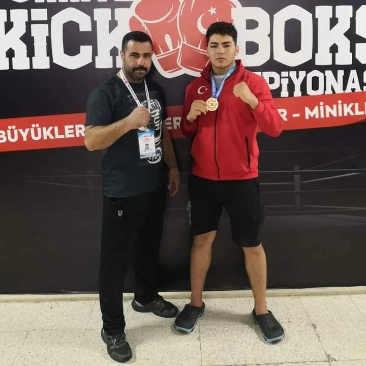İzmirli kickboks şampiyonu kazada hayatını kaybetti
