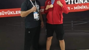 İzmirli kickboks şampiyonu kazada hayatını kaybetti