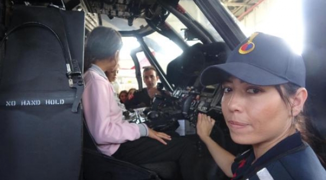 Jandarma, kız çocuklarını helikopterle gezdirdi 
