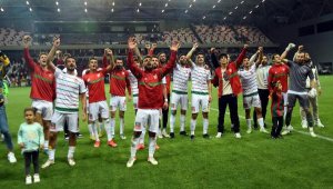 Karşıyaka'nın zirve yürüyüşü