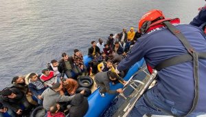 Kuşadası açıklarında 75 kaçak göçmen kurtarıldı