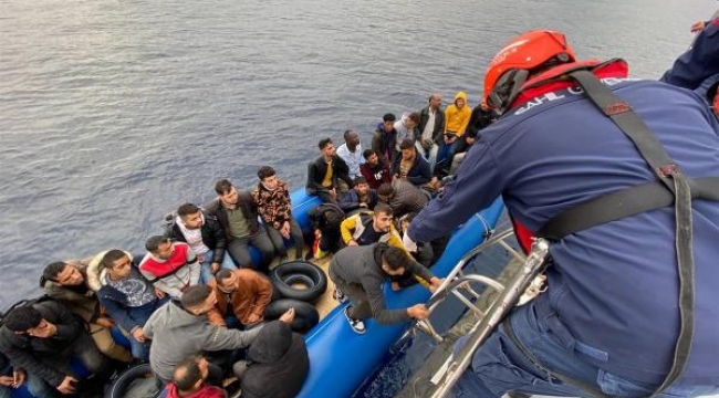 Kuşadası açıklarında 75 kaçak göçmen kurtarıldı
