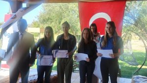 Lise öğrencilerinin Ayvalık öykülerinin yer aldığı ikinci kitap törenle tanıtıldı