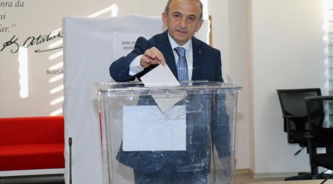 Manisa TSO'da Mehmet Yılmaz güven tazeledi