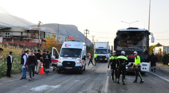 Manisa'da zincirleme kaza: 24 kişi yaralandı