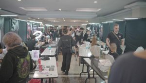 Marmaris'teki festivalde dövme kuyruğu