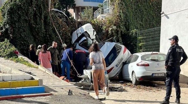 Narlıdere'de feci kaza! Önüne geleni ezdi