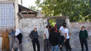 Oğlunu sofrada göğsünden vurup öldürdü 