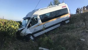 Öğrenci servisi şarampole düştü: 6 yaralı var