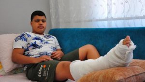 Öğrencinin ayağı kırıldı, öğretmen açığa alındı